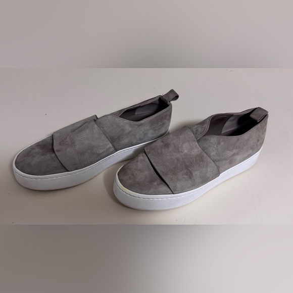 VINCE Women's Slip on Sneakers - Picture 3 of 11